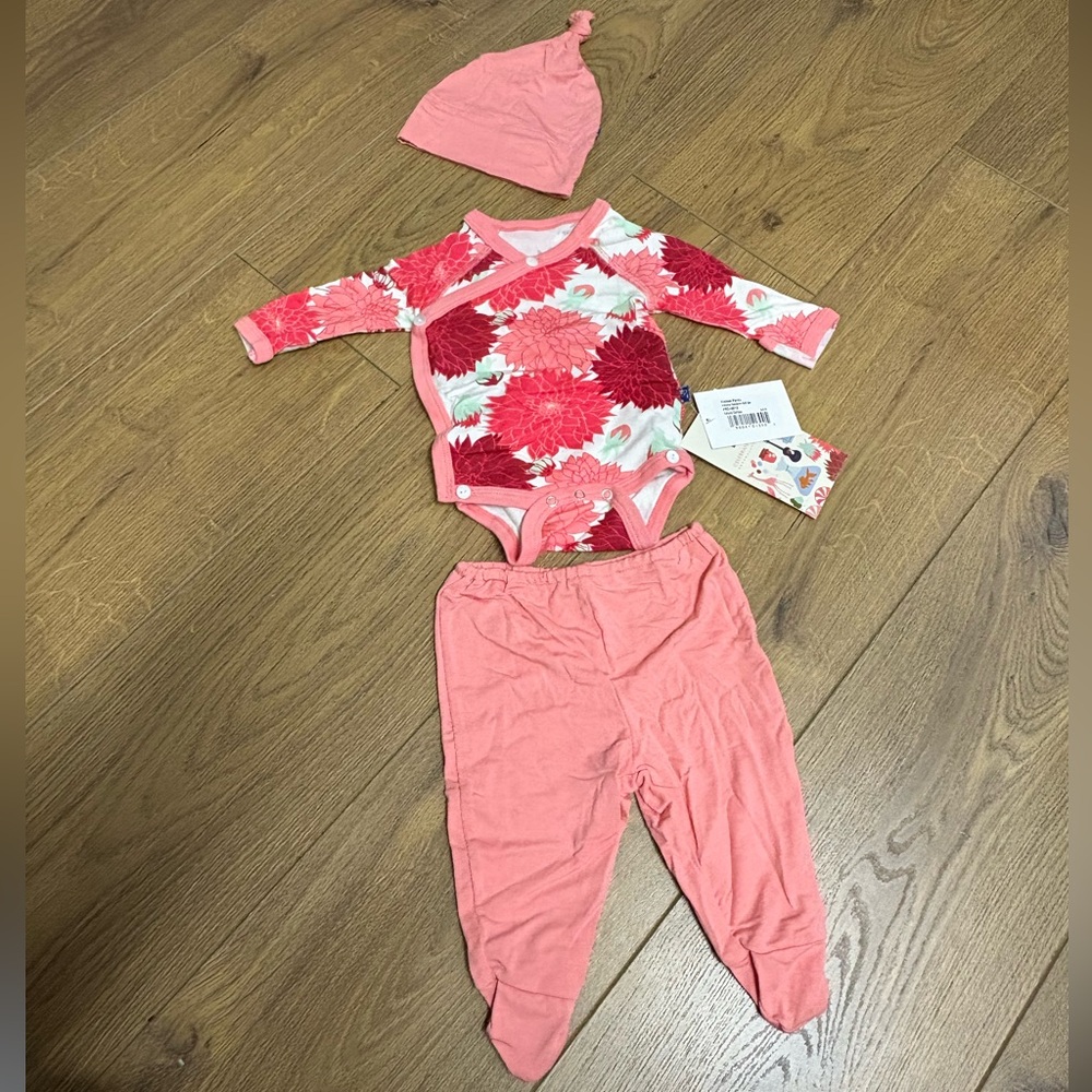 Kickee Pants NWT 3 Piece Bamboo Kimono Onesie Pants and Hat Set Pink Floral 0-3